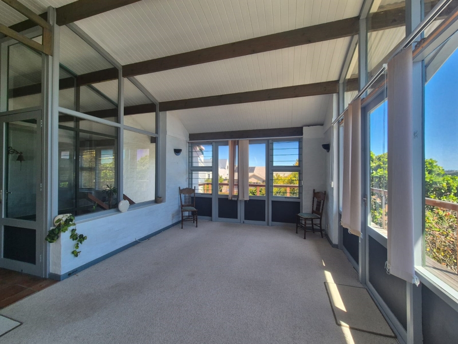 5 Bedroom Property for Sale in Herolds Bay Western Cape